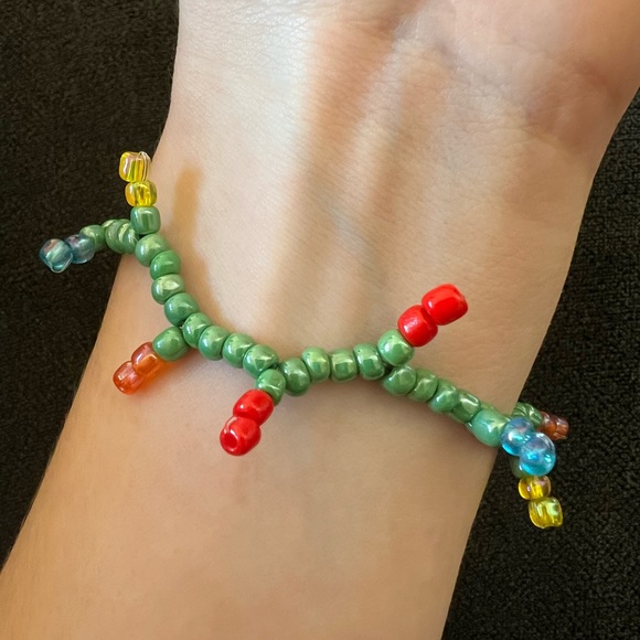 Taylor Swift January friendship bracelet - Picture 4 of 4